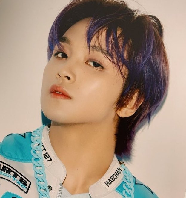 haechan pics tweet media