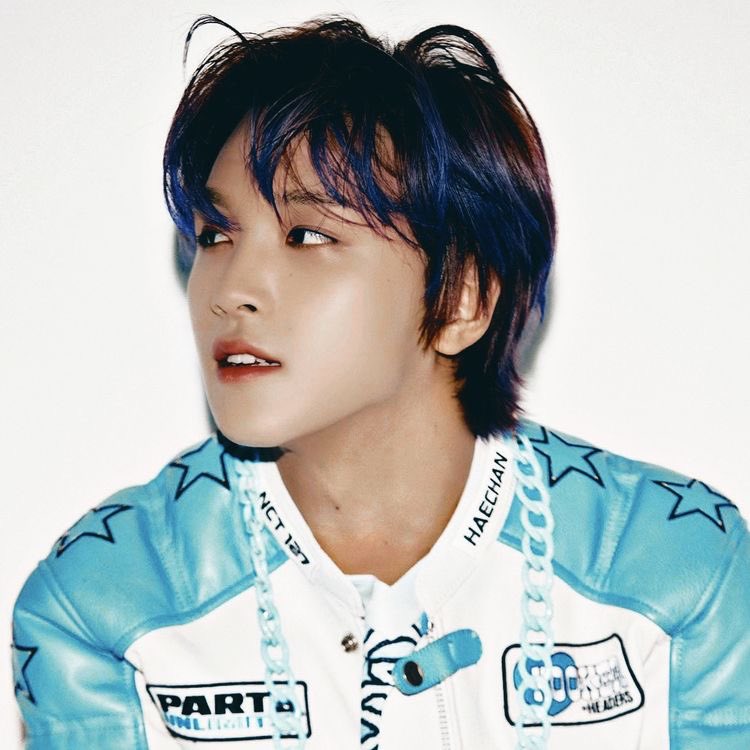 haechan pics tweet media