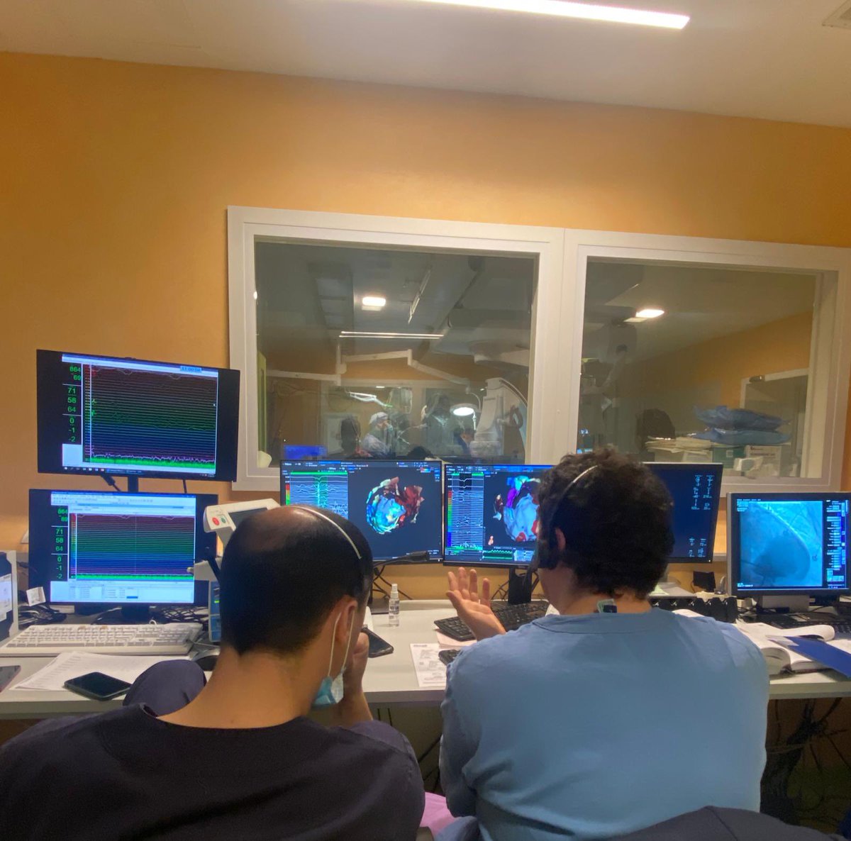 Terrific two days in our lab in Sassari :4 epicardial VT’s successfully ablated . Thanks to our mentor (and light in the darkness) @bayiron123 , it was a privilege to host him ! @StefanoBandino