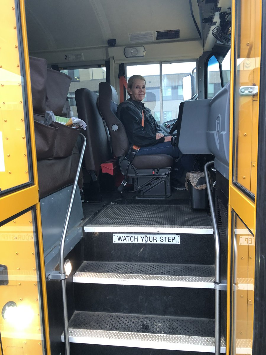 SLSDMWE's tweet image. Our @SouthwestLocal bus drivers go the extra mile for our Wildcats!  Happy Bus Driver Appreciation Day! 
🚌🚌🚌🚌🚌🚌🚌🚌🚌🚌🚌
#FindYourGreatness 
#SchoolBusDriversROCK