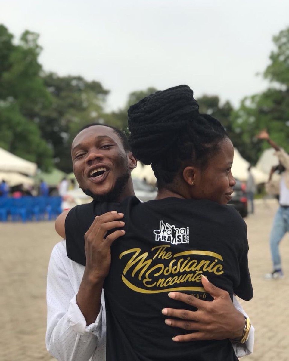 pensa_ushers's tweet photo. Oh wooow see smiles
As if you can achieve without going miles 
Well, that’s grace 
Nothing is achieve on silver platter in this place 
Not these days 
Cus it’s dramapraise❤️

#Draamapraise
#WKHKYD😂😂💃💃❤️❤️ https://t.co/WcZMXpocuW