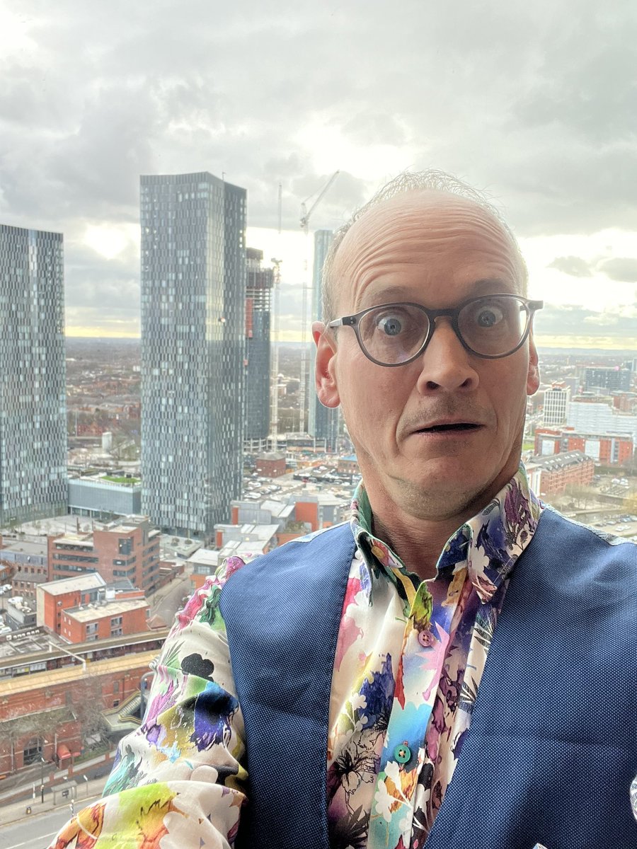 steveroylecomic's tweet image. On a high today! Taking my act to a whole new level! #CorporateComic #HiltonManchester #Cloud23 In my new @marcdarcysuits too!