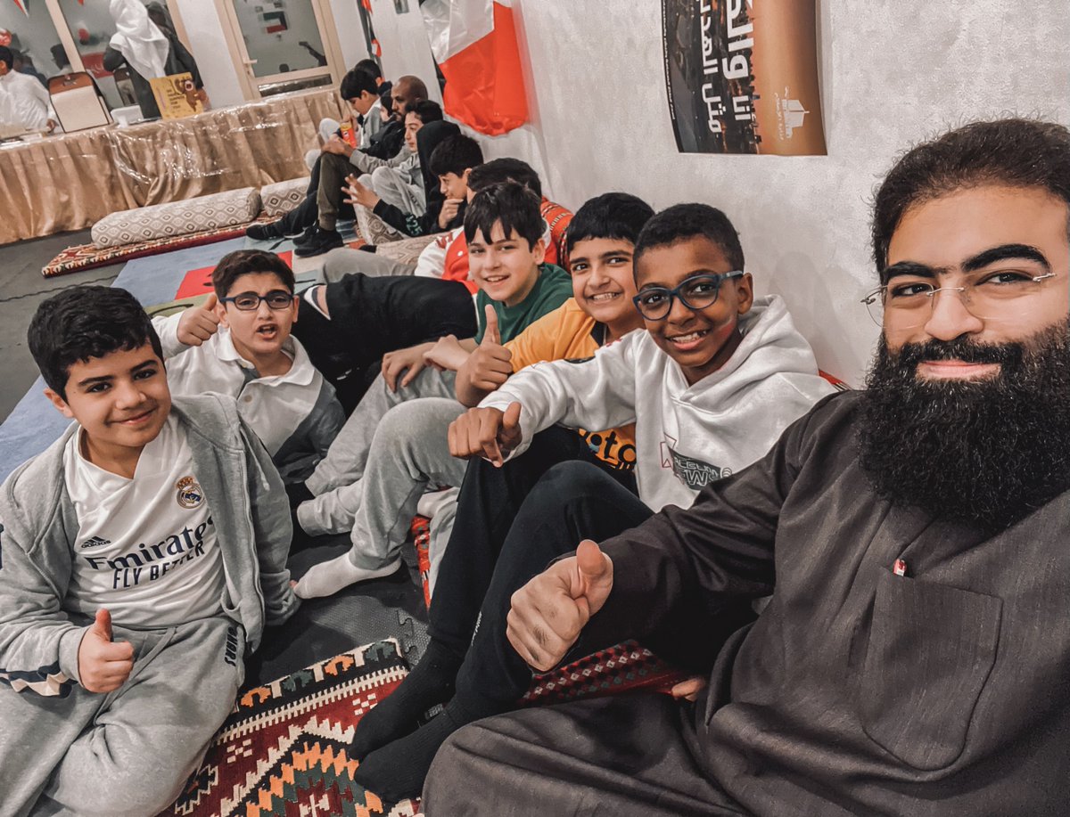 _Jabman_'s tweet photo. Getting into the National Day spirit early with my grade 6 students! These future leaders of Kuwait are already showing their patriotic pride and love for their country. ๐ฐ๐ผ๐
#KuwaitiKidsKnowHowToParty #NationalDayPreGame #SixthGradeShenanigans https://t.co/fpitiOkcLZ