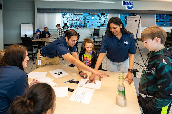 Bendix_CVS's tweet image. Every year in Avon, we mark #EngineeringWeek with a day for kids to #DiscoverEngineering with the Bendix team - it was great returning to an in-person event in 2023!