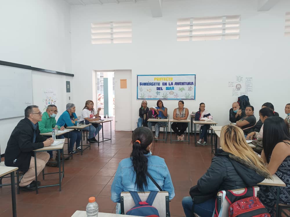 Edu_Caracas's tweet photo. Reunión con padres y representante CE Fermín Toro #Caracas juntos y juntas construimos la educación del futuro 😃 @_LaAvanzadora @MPPEDUCACION @gracielamarilis @vicent_carvajal https://t.co/heaIjOrrwd