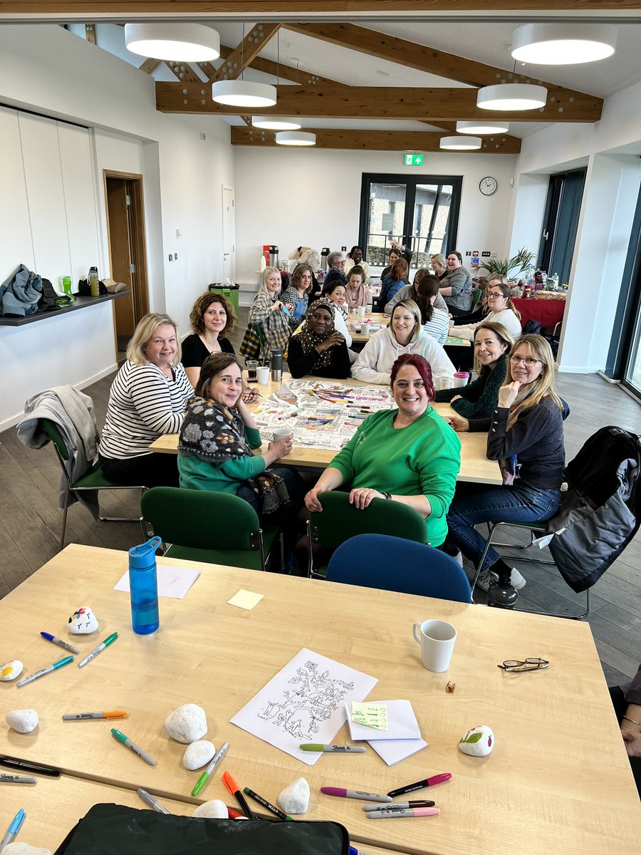 CatherineBoar13's tweet photo. Team building away day at Lakeside; craft dating, walk around the lake and plenty of snacks!! Everyone seemed to have fun 🤩 #breakfromtheoldroutine @SolentNHSTrust https://t.co/vSKMFaUsqc