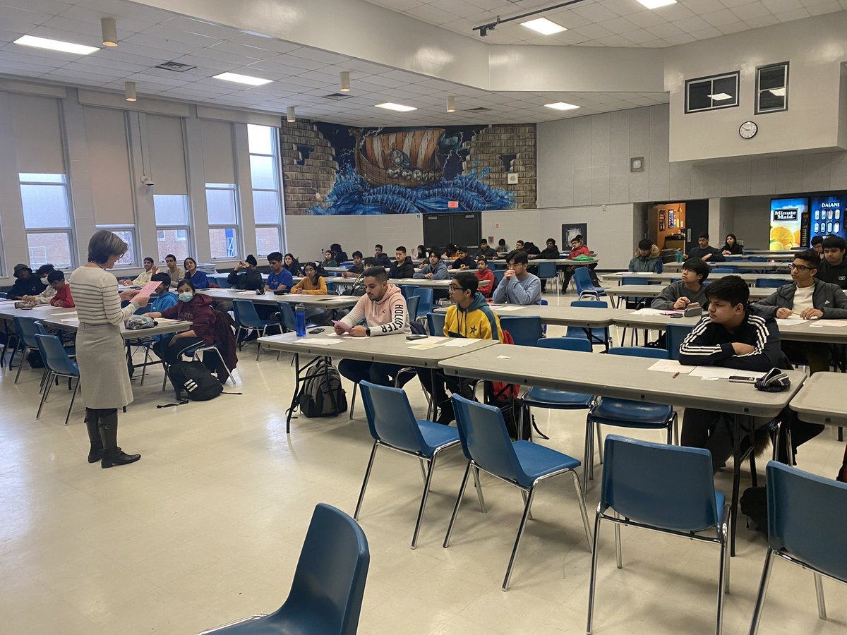 Proud of my fellow #mathenthusiasts <a href="/NorthParkSSca/">North Park Secondary</a> writing their @UWaterlooCEMC PCF contests! Good luck 👍