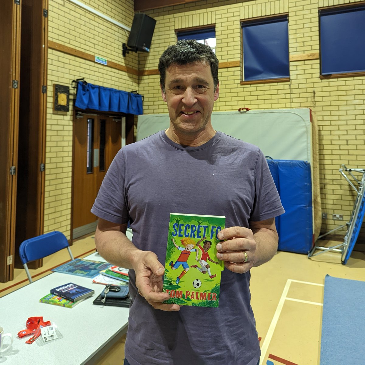 We are so lucky this afternoon to have author Tom Palmer, author of fifty-seven children’s books, visiting to talk to the children! 📚

#TomPalmer #AmazingAuthor #ELDRIC