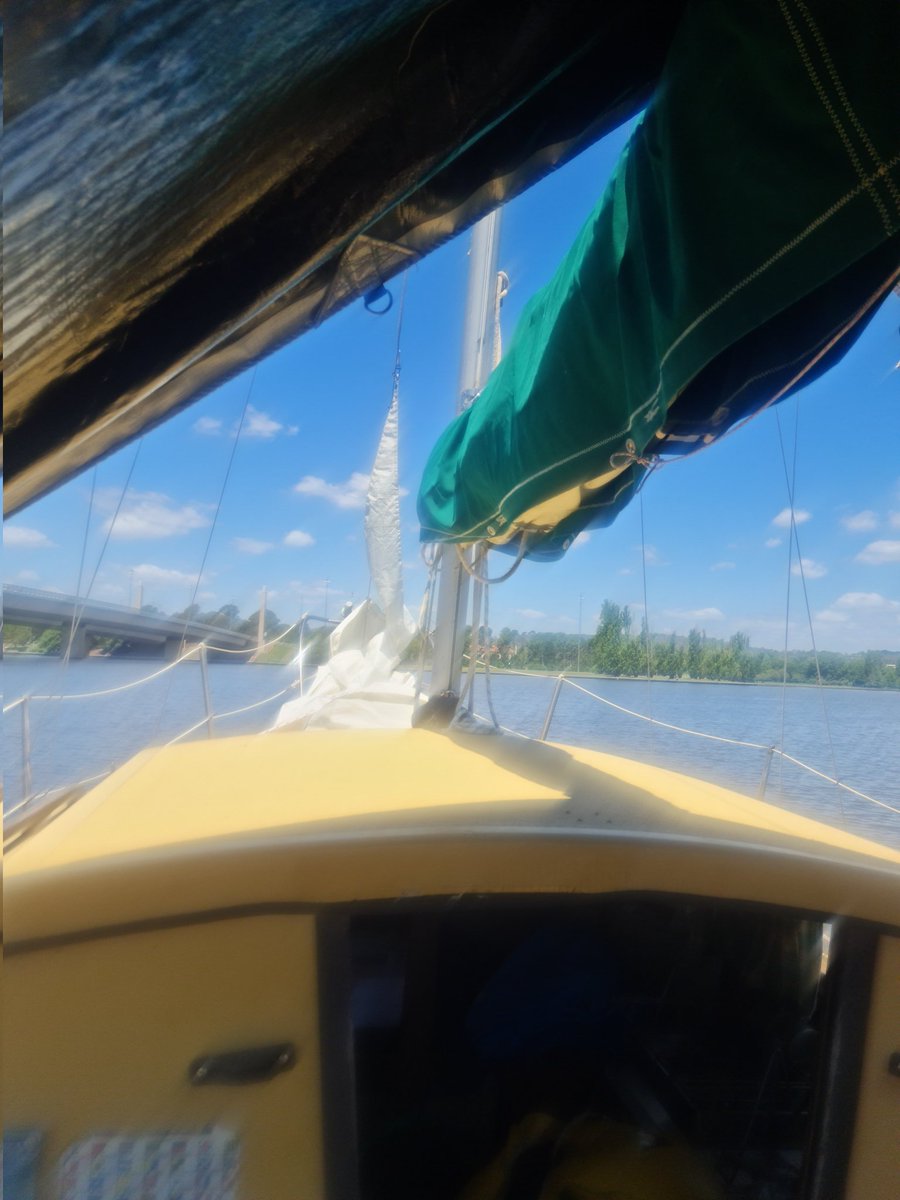 cryptocaby's tweet photo. @Rich_1254 Nice thats a big boat looks like it would be cool. bigger than my boat lol https://t.co/3oAJZchtaS