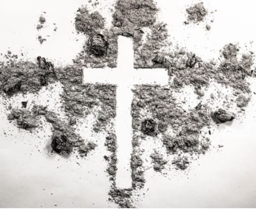 "Convertíos y creed en el Evangelio".

Hoy comenzamos la Cuaresma. Iniciamos una camino de cuarenta días de oración, renovación, intimidad y una relación más íntima con Dios que nos preparará para la Semana Santa. 

Vividla de forma intensa.