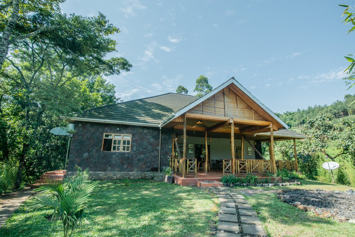 Ssebuuma_Ivan's tweet photo. Images on your website and social media are often where your potential customers get their first impression of your business. That’s why it’s necessary to make your business stand out with good quality images that are right for your brand. https://t.co/QaZphTh6z0