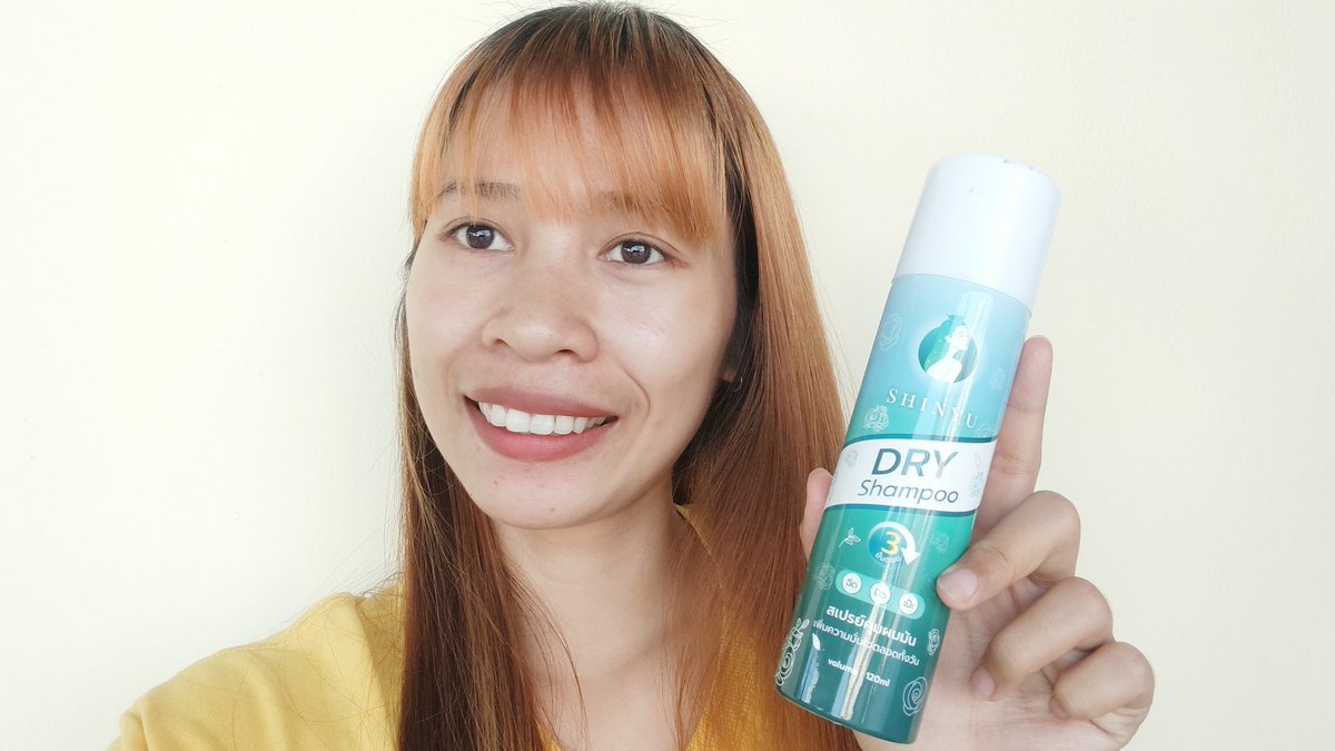 เอาใจสายขี้เกียจด้วย #ดรายแชมพู shinyu ตื่นมาแบบเร่งรีบแต่สระผมไม่ทัน หยิบตัวนี้มาฉีดๆ ปัดๆ ผมก็สวยเป๊ะละ หรือใครที่ผมมันง่ายแต่ขี้เกียจสระผมบ่อยๆ ใช้ตัวนี้แทนได้เลย สะดวกมากกก จากผมมันเป็นผมเงาสวยมีวอลุ่ม ไม่แห้ง ไม่เป็นก้อน ไม่เหนียวติดผม กลิ่นหอมฟุ้งมากก #ใช้ดีบอกต่อ