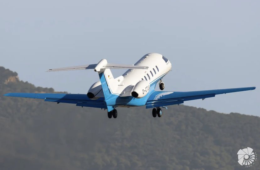 OriensAviation's tweet photo. Taking to the Skies...Swiss Style!

Our #PC24PictureoftheWeek goes to @jmdeza for their amazing shot capturing this PC-24 taking off from Sabadell Airport.

For a chance to win our weekly competition, tag us in your best  @PilatusAircraft #PC24 images! https://t.co/0LwIrjHD9b