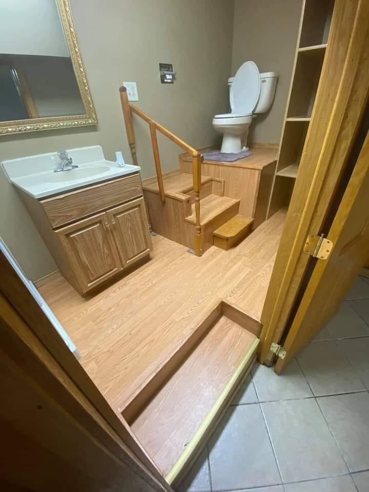 OptionsSkills's tweet image. This bathroom is ahead of its time 🫣
#DIWHY #DIYFAIL