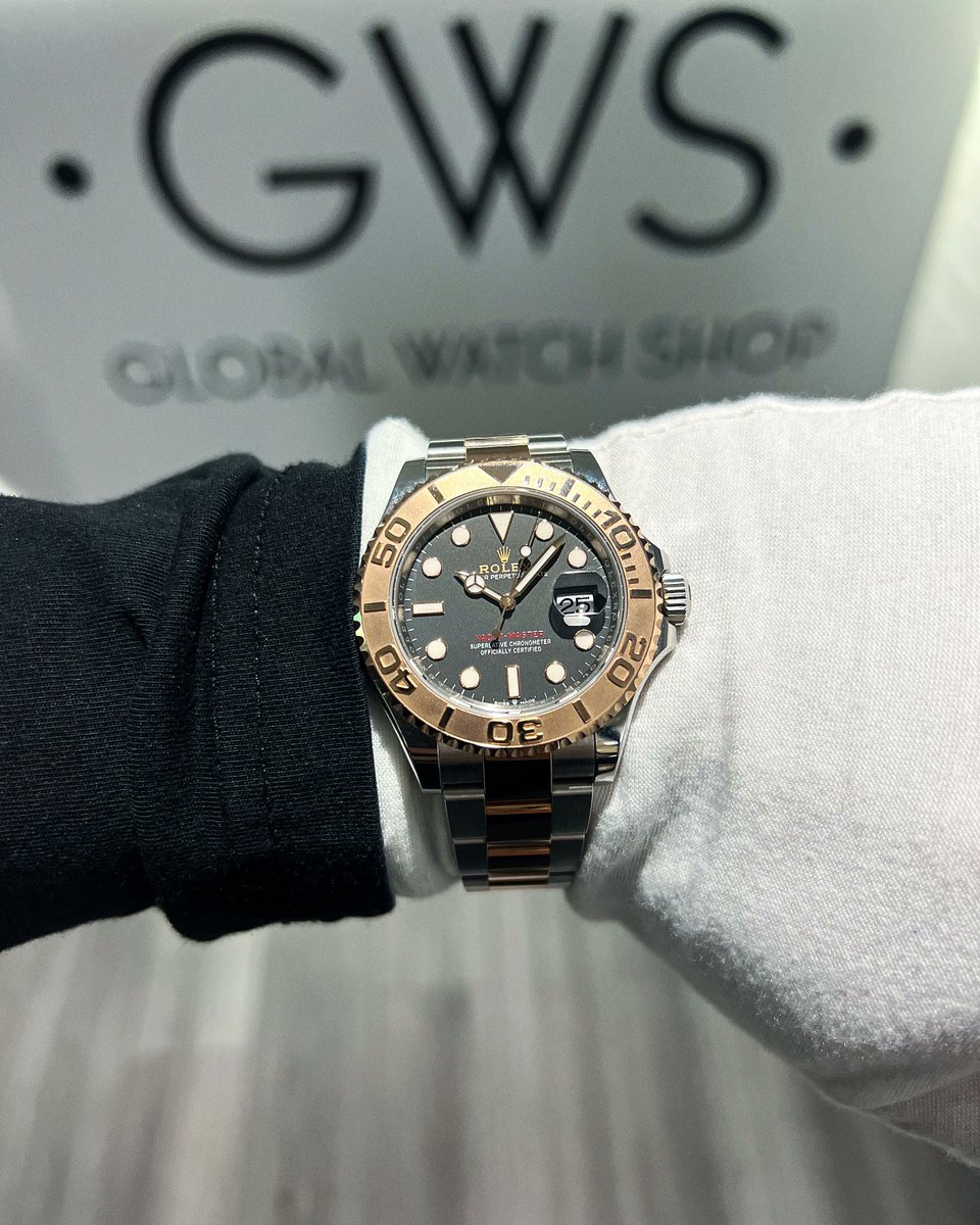 A rolex Yacht-Master 40, selling as preowned, but in outstanding condition having only been worn a couple of times by it's previous owner. A complete set with all box, papers and remainder of manufacturers warranty. A real gem! globalwatchshop.co.uk/preowned-rolex…