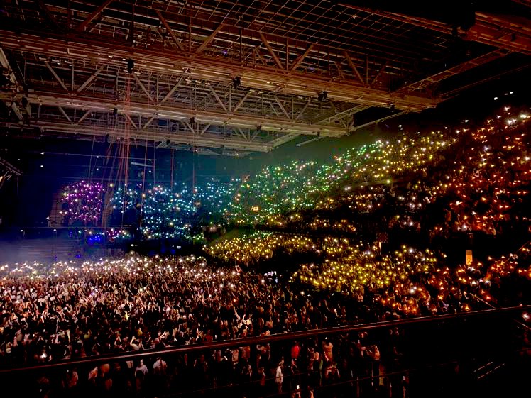 2_louisinoslo_8's tweet photo. I mean- #ltwtoslo https://t.co/tPfJMYPsvP