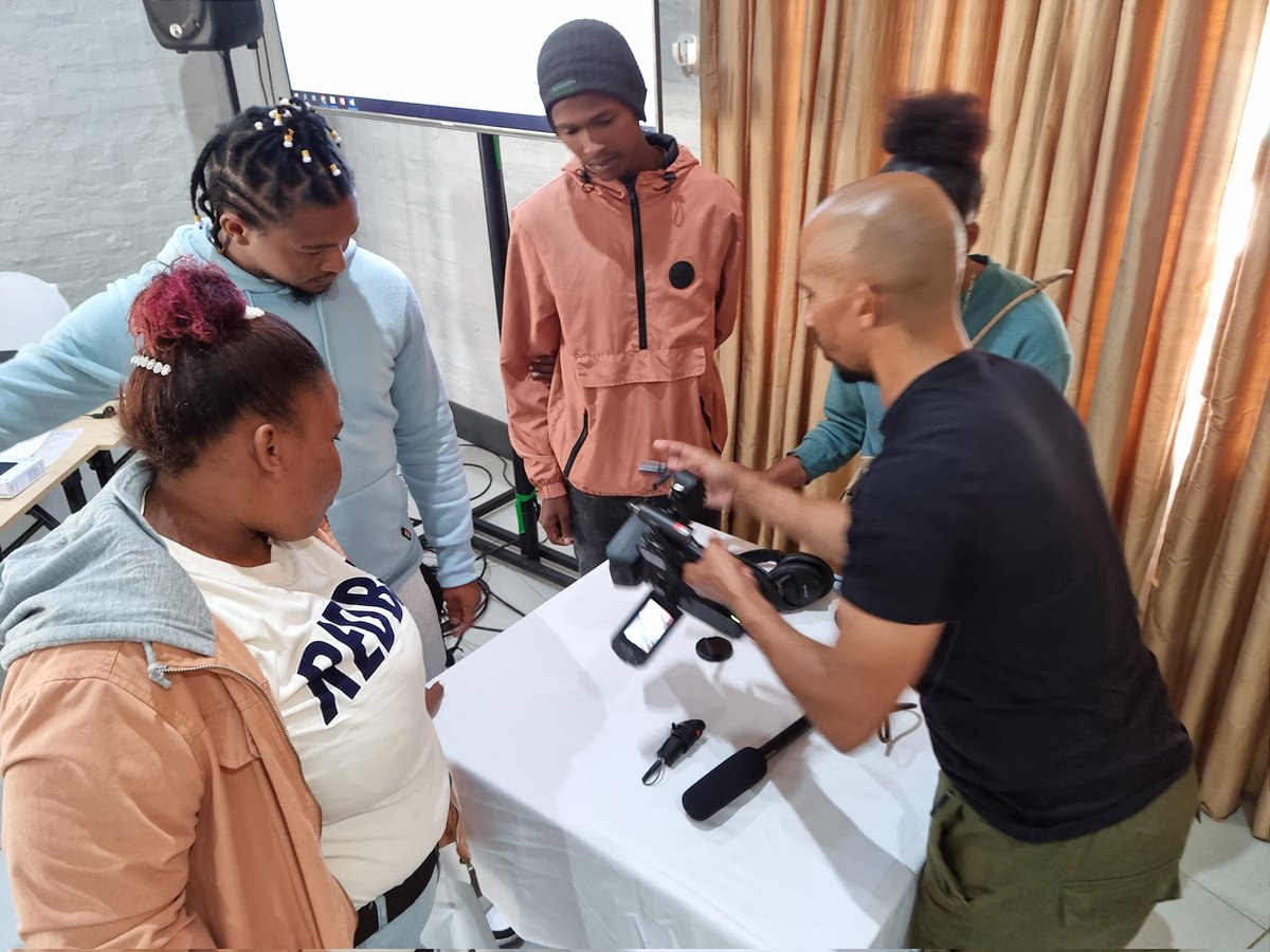 NosindisoM's tweet photo. Transmedia storytelling training with the youth of Calitzdorp currently taking place in Oudtshoorn in collaboration with @UWConline. The transferring hard skills is a critical aspect of @_IJR_s Youth Identity project that works in the area. https://t.co/ej7XDO9Fwu