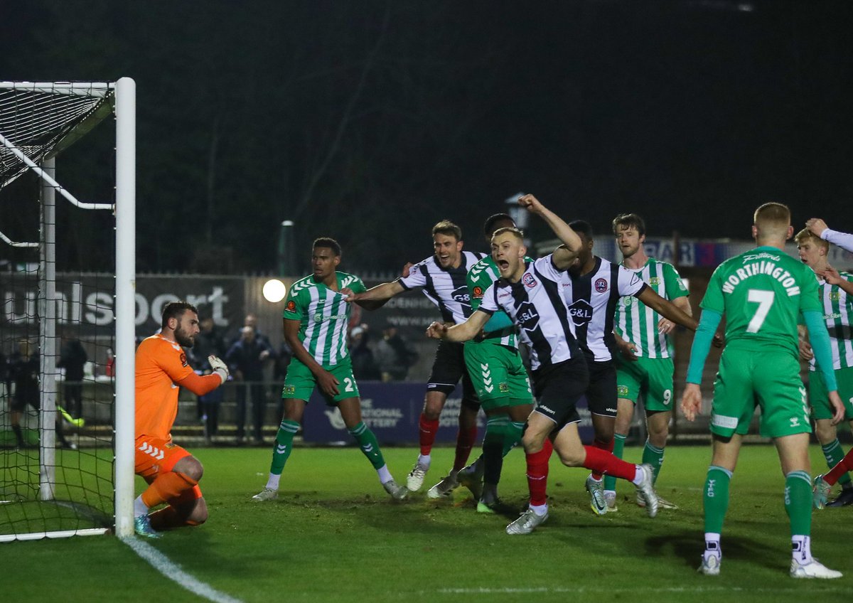📸 @MUFCYorkRoad take the 3 points against @YTFC in a game they were in control of, for the most part

#inDevwetrust #weareMaidenhead #MUFC #NationalLeague