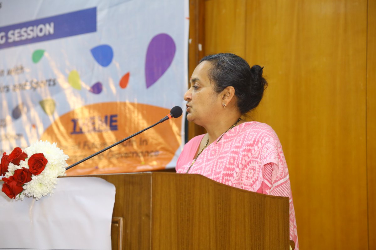 YASMinistry's tweet photo. Ms. Meeta Rajivlochan, Secretary of Dept. of Youth Affairs @YASMinistry spoke at the Brainstorming session on 'Shared Future: Youth in Democracy and Governance.'
Her insights on involving the youth in the decision-making processes and governance.
1/4 https://t.co/MFlRQD3YNi