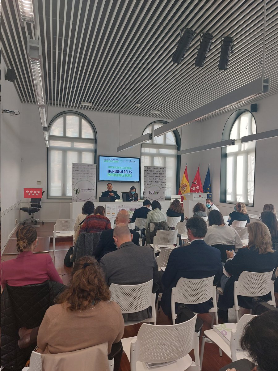 🟢 Empieza la rueda de prensa de presentación de la campaña en el marco del Día Mundial de las #EnfermedadesRaras 🍀 

👉🏻 Nos acompañan Celia y Enrique, nuestros protagonistas ❤️

 #tiempoafavor #somosFEDER