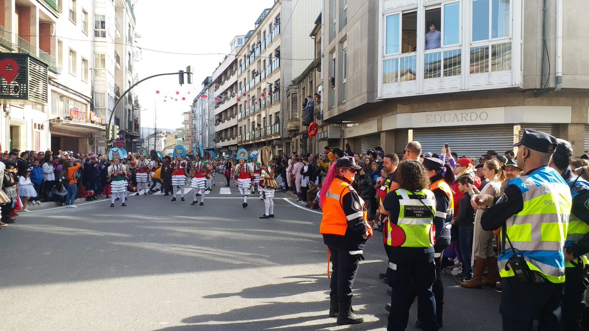 PCVerin's tweet photo. Rematamos o @Entroidoverin 🥳🎊
Moitas grazas ós voluntarios de @PCVerin @AVPCFerrol @PCivilCoruna #AVPCAGudiña #PolicíaLocal @concelloverin @guardiacivil e ó equipo do #GALI do @112Galicia pola súa axuda.
Gran traballo! 👏👏👏
https://t.co/4J1ZRyHaPH https://t.co/IeOEEMfl22