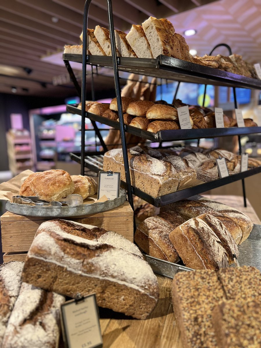 lovinglyartisan's tweet image. Creating a little corner of #realbread heaven at @RhegedCentre forecourt Delivering Lovingly Artisan #sourdough daily &amp;amp; croissant 🥐