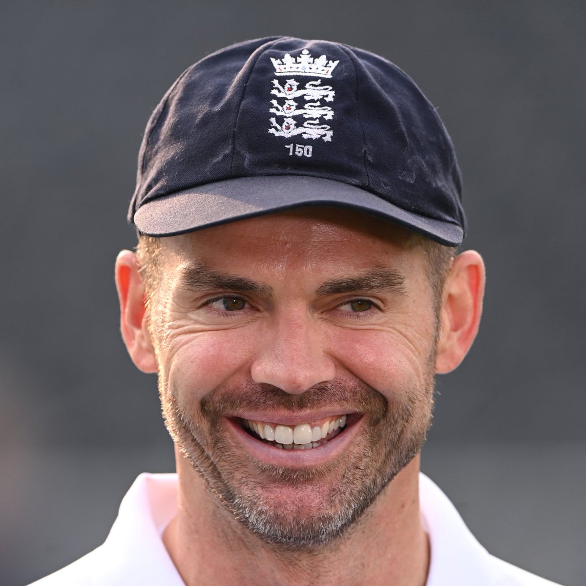englandcricket's tweet image. 40-year-old James Anderson is the best men's Test bowler in the world.

Jimmy moves to #1 in the @ICC men's Test bowling rankings 🥇🐐