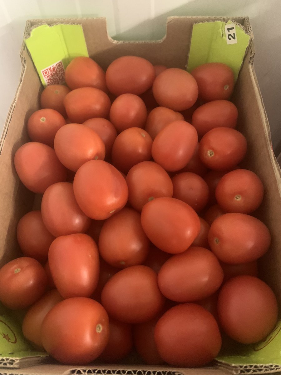 So we’ve got fresh produce shortages!!!!!!I never knew 😂😂😂😂😂so Supermarket shelves are empty BUT all independent &amp; wholesalers I follow on here have got Plenty of stock that’s not a shortage it’s who pays the proper price simple they trying to run the country 👊👊#shoplocal