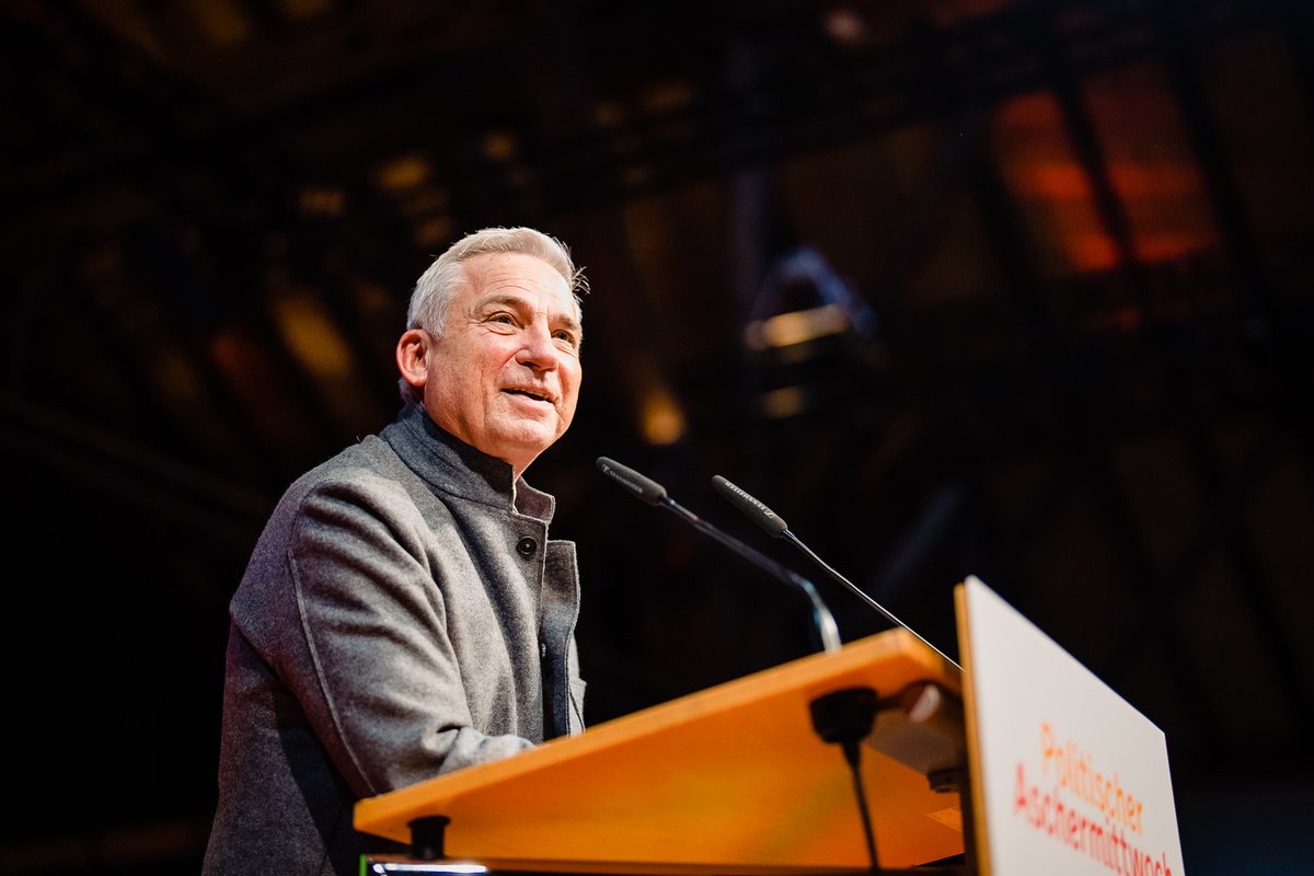 CDU_BW's tweet photo. Wir als @CDU_BW stehen fest an der Seite der Ukraine. Deshalb findet unser Parteivorsitzender Thomas Strobl an unserem #CDUPAM23 klare Worte für die sich verteidigenden Ukrainer: "Sie zeigen, dass der Freiheitsdrang stärker ist als Lügen und russische Panzer!" #StandWithUkraine🇺🇦 https://t.co/ZN7FG0toV5