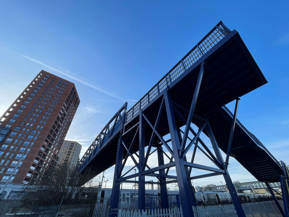 Barnshaws's tweet photo. Another great project completed!
We were appointed to supply 75 curved steel elements (RHS) for a new bridge in London. Thanks to the wide production capacity, we were able to deliver both long and short elements on time
https://t.co/G9y2uG3p9t https://t.co/IEhNFKCIIL