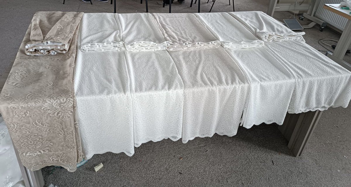 EdremitAdem's tweet photo. Ülkemizin geçirmekte olduğu bu zor günlerde Edremit Aile Destek Merkezi kurslarımızda üretilen ürünlerle yaraları sarmaya gönüllere dokunmaya devam ediyoruz.
@tcvanedremit @tcailesosyal @deryayanikashb @Suphankultur @AdemKoyici @AileSabaniye @AdemEminpasa @erenkentADEM_1 https://t.co/XVoJYSc9je