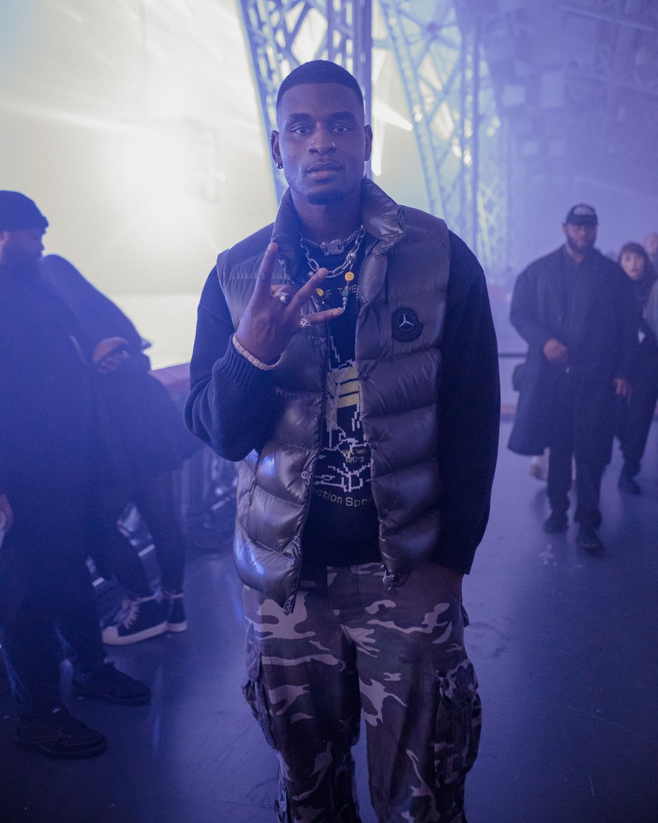 bydcarlo's tweet photo. Moncler Genius 2023 #LFW23 #MONCLERGENIUS https://t.co/OxO6ulgTOm