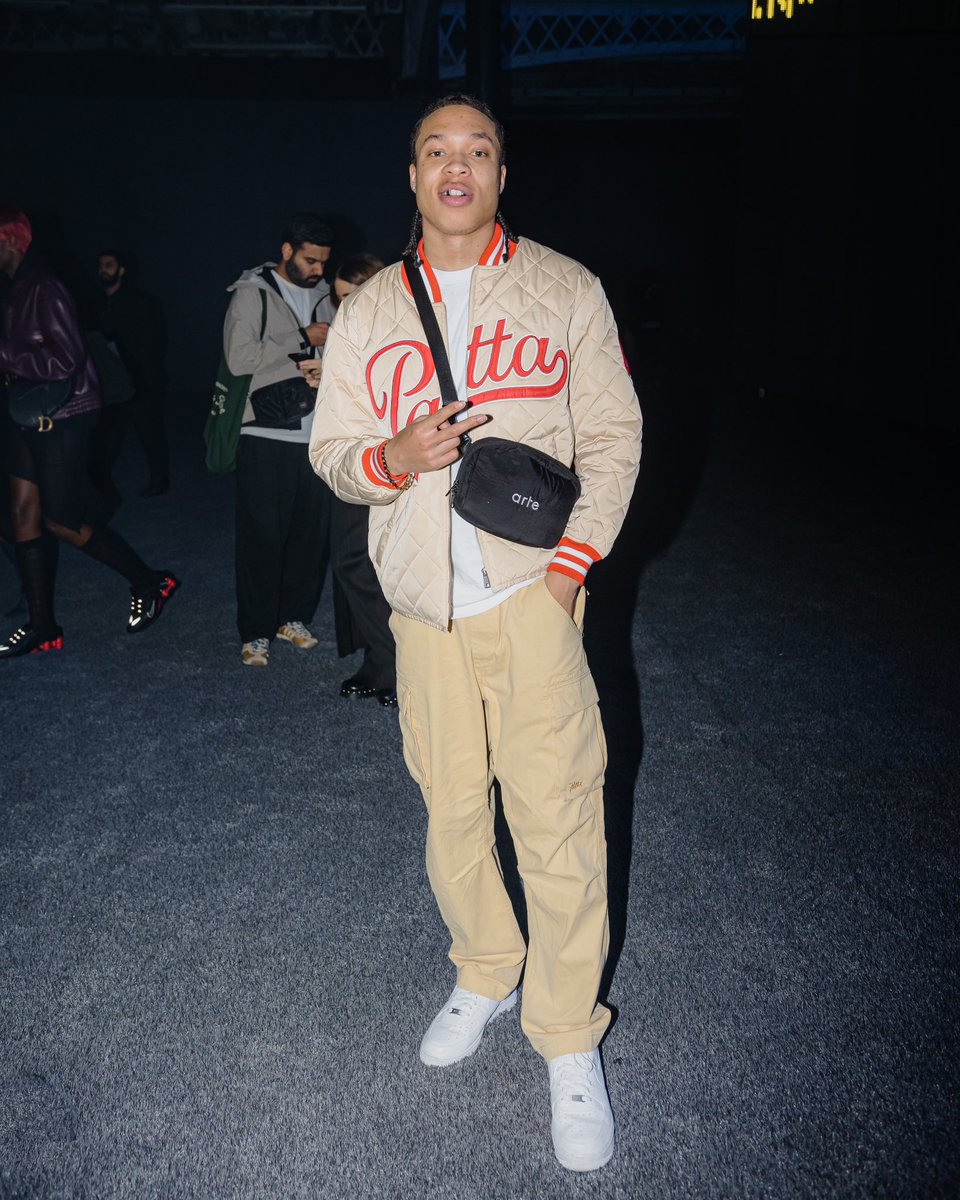 bydcarlo's tweet photo. Moncler Genius 2023 #LFW23 #MONCLERGENIUS https://t.co/OxO6ulgTOm