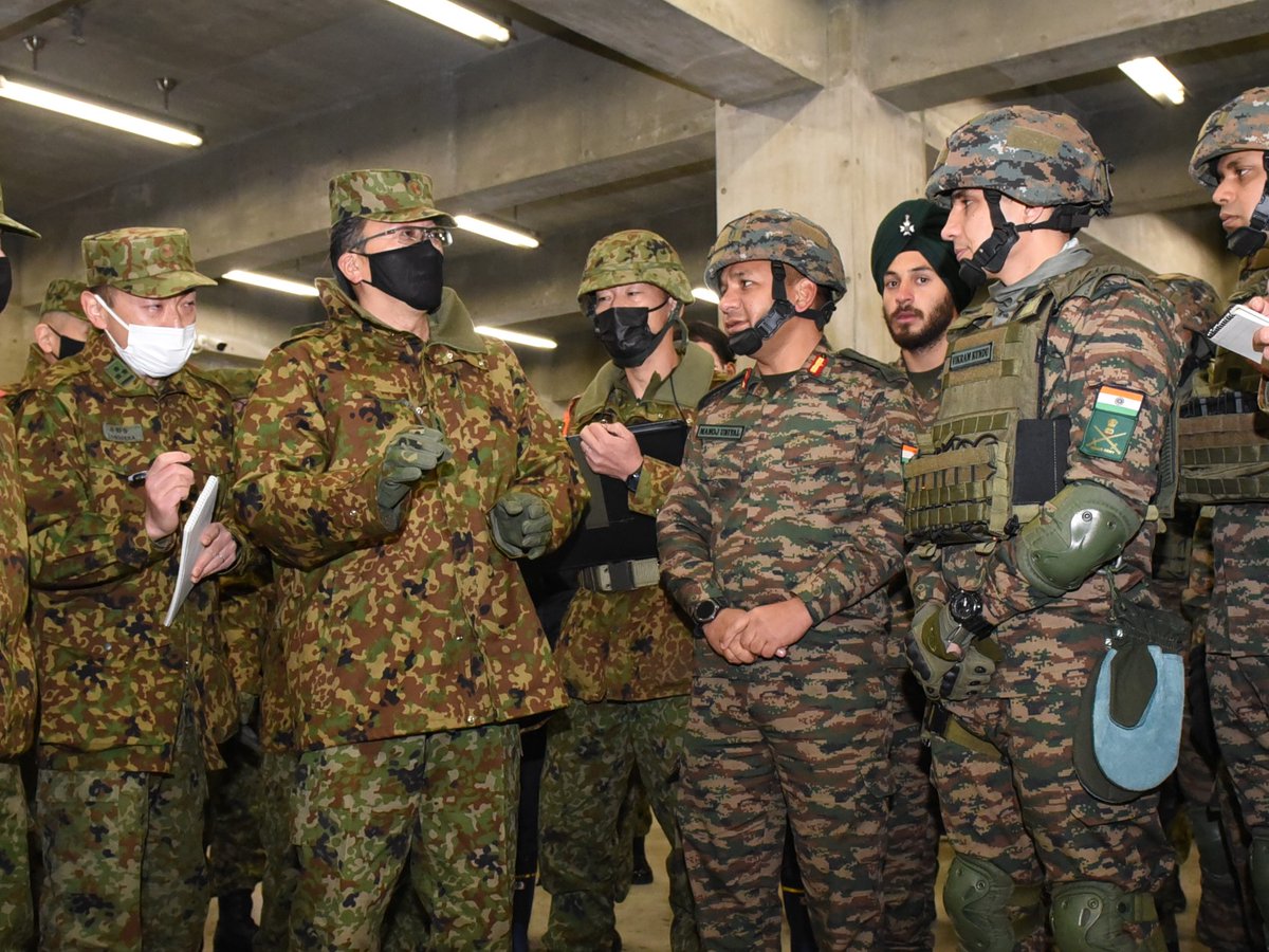 Defence_Nation's tweet photo. Exercise #DharmaGuardian22 🇮🇳🇯🇵
Indian Army Troops along with JGSDF Troops conducted Room Intervention & Counter Terrorism Tactical Training along with Small Arms Training at Camp Imazu, Japan.
#IndianArmy #JGSDF #Japan #DG22 #JaiHind #Defencenation https://t.co/dBq5XeJLUW