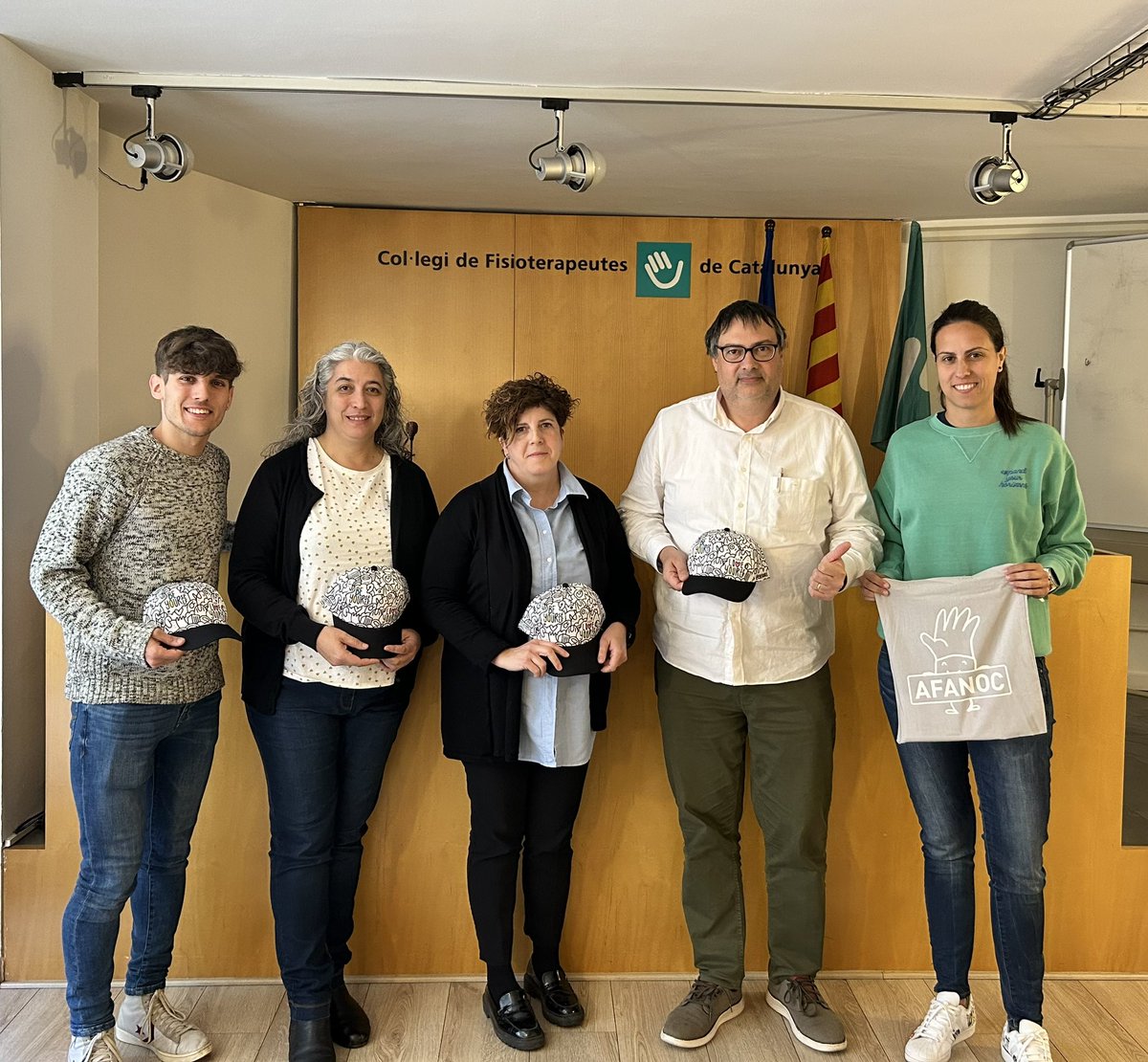 👥 Dilluns 20 de febrer Cristina Adillón, secretària del CFC i Íngrid Güemez, membre de l'Àrea Professional, es van reunir amb representants d'<a href="/AFANOC/">Associació d'infants i joves amb càncer (AFANOC)</a>, entitat que ofereix atenció psicosocial integral a nens, nenes i adolescents amb càncer i les seves famílies.