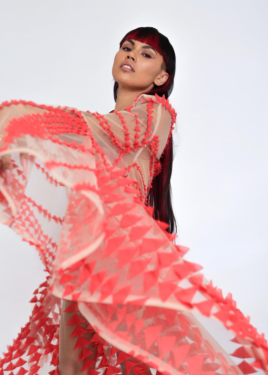 Canada in Italy (@canadainitaly) on Twitter photo MEET THE 🇨🇦 INDIGENOUS DESIGNERS✨(6)
Anishinaabe artist and stylist, curvy model, member of Temagami First Nation, <a href="/LesleyHampton/">Lesley Hampton - Forbes U30 Local: Toronto lister</a> will also be at <a href="/whitemilano/">White Show</a> #SignOfTimes #MFW 24-27/02.
#Mentalhealth and #bodypositivity the themes behind her work.
📷 Kyrani Kanavaros MEET THE 🇨🇦 INDIGENOUS DESIGNERS✨(6)
Anishinaabe artist and stylist, curvy model, member of Temagami First Nation, <a href="/LesleyHampton/">Lesley Hampton - Forbes U30 Local: Toronto lister</a> will also be at <a href="/whitemilano/">White Show</a> #SignOfTimes #MFW 24-27/02.
#Mentalhealth and #bodypositivity the themes behind her work.
📷 Kyrani Kanavaros
