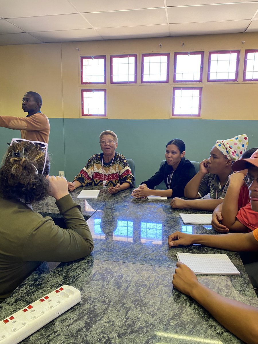 Geekulcha's tweet image. The kicker of this VacWork is the mixture of age. It's truly amazing to see young and old people eager to upskill themselves and acquire digital literacy skills🙌

#gkVacWork