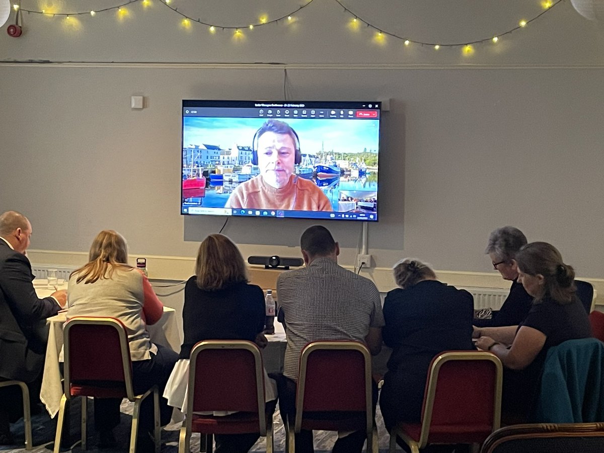 MacleodDonald's tweet photo. Delighted to have @Creatwittity back with us today at #ESSMC23 leading two workshop sessions on IDL and curriculum design. Great stuff! https://t.co/GSnk2TxeaI