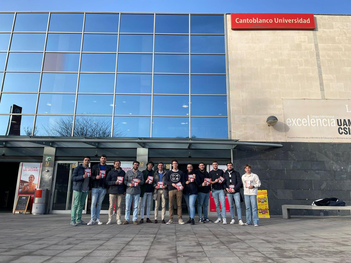 NNGGSanse's tweet photo. 🔴 Miles de estudiantes llegan tarde a las universidades por el colapso que Pedro Sánchez provoca en él Cercanías de Madrid. 

Hoy hemos estado en la Universidad Autónoma de Madrid con @nnggmadrid. 

❌ #MenosFalconMásCercanías. https://t.co/mYRQryCba2