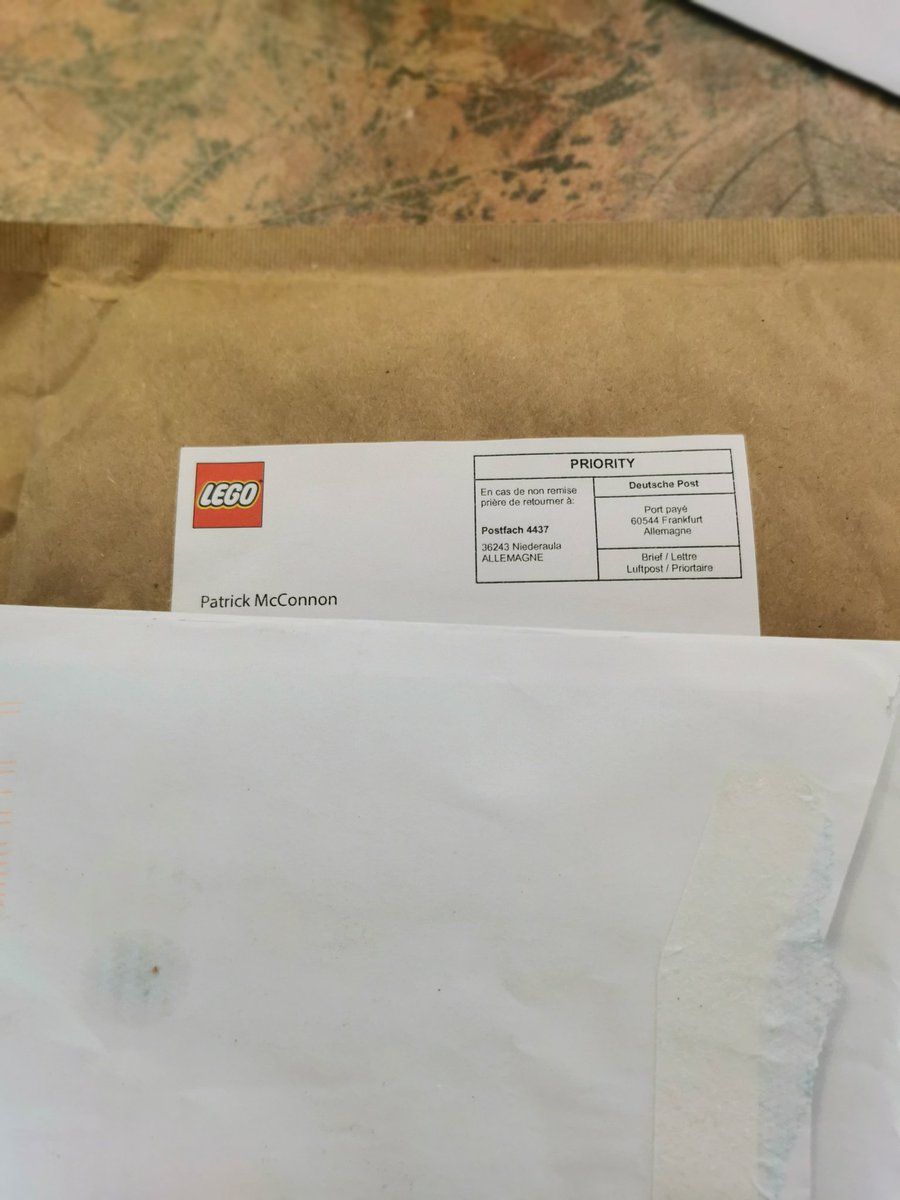 macpLB's tweet image. Thanks @LEGO_Group. Great customer service. Faulty part on my son's latest but a quick and easy replacement. One very happy son. #lego