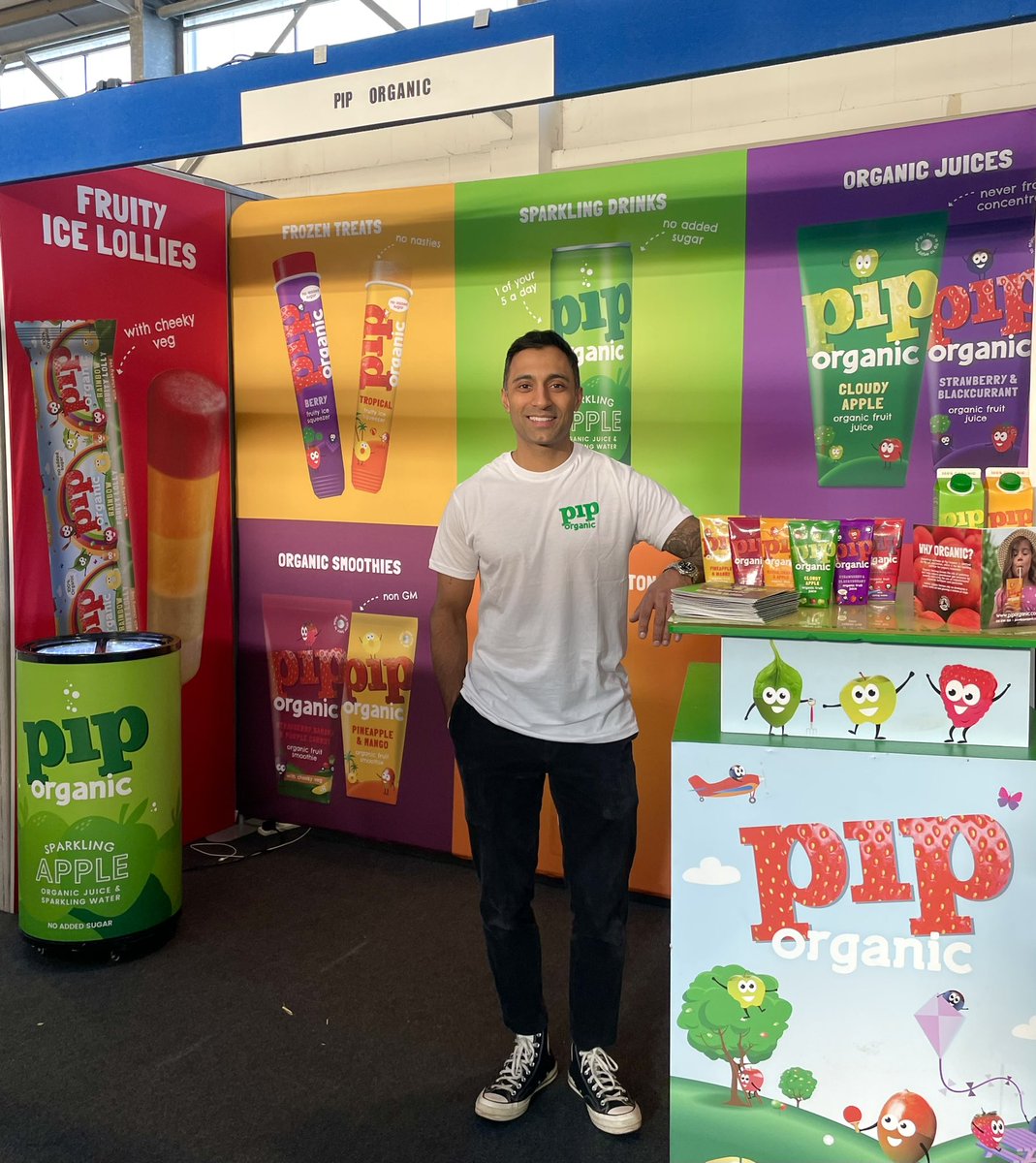 Hello 👋, Shyamal here just out and about seeing our current customers. Life in the sales team at Pip is always diverse and bursting with flavour, just some of the reasons why I love doing what I do! 🙌😎🍓☝️🍏🫐🥭 <a href="/JRFoodService/">J&R Food Service Ltd</a> 
#foodservice #organic #sales #tradeshow #food