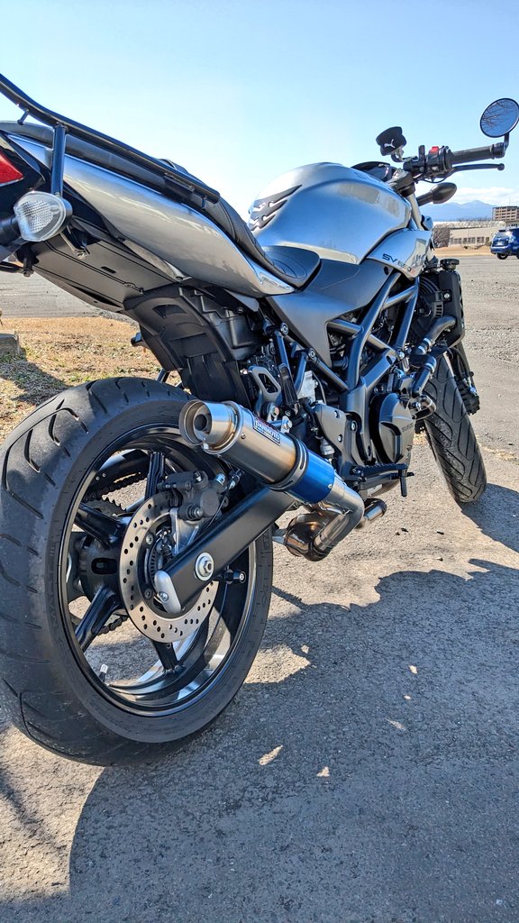 sv650xL8's tweet photo. インナーとアウターのバッフル両方ともつけると純正とあまり変わらない位の音量
でも、音はとても気持ちいい
見た目もとても気に入りました
今度アウターバッフル外してみよ♪
#sv650x
#sv650
#LCI
#マフラー
#DANMOTO https://t.co/S55Hc4xNFk