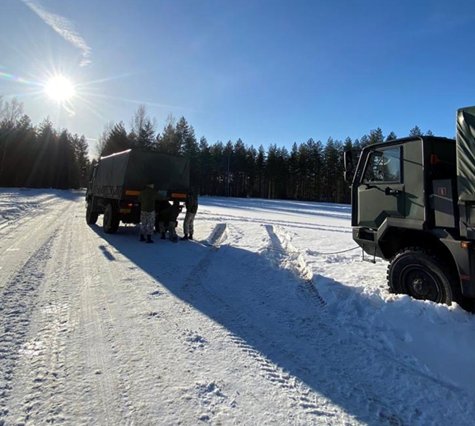 PanssariPR's tweet photo. sekä toiminta moottorimarssilla, maastoajo ja ajoneuvon evakuointi 🚛. 3/3
#huoltotukeejataistelee #inttiarki #parhp #pspr #maavoimat https://t.co/v2rIhG2AY4