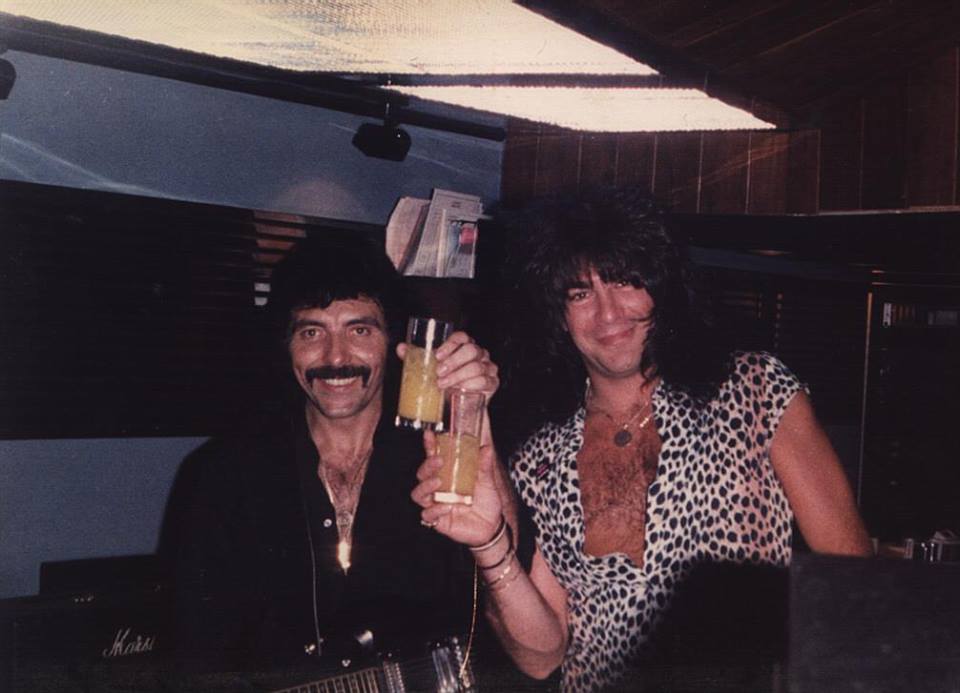 RockOthers's tweet photo. ALMANACCO ROCK by @FabioLisci
#AlmanaccoRock #DaveSpitz
Oggi festeggia il 65° compleanno Dave “The Beast” Spitz, bassista diventato noto per aver suonato con i Black Sabbath dal 1985 al 1987, con i ha inciso un album, “Seventh Star” del 1986, e partecipato alla composizione https://t.co/XNjLB7KXgi
