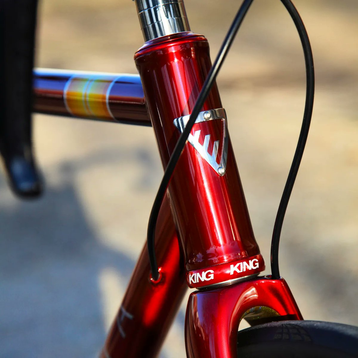Enigmabikes's tweet photo. PAINTWORKS
Probably our favourite build of the year to date and it's easy to see why. The build quality and finish on this @reynoldstechnology Titanium Signature Excel is a whole different level of  good.😍 
#TitaniumBikes #fastroad #handmade  #enigmapaintworks 
#reynoldstubing https://t.co/M0al4HWI3I