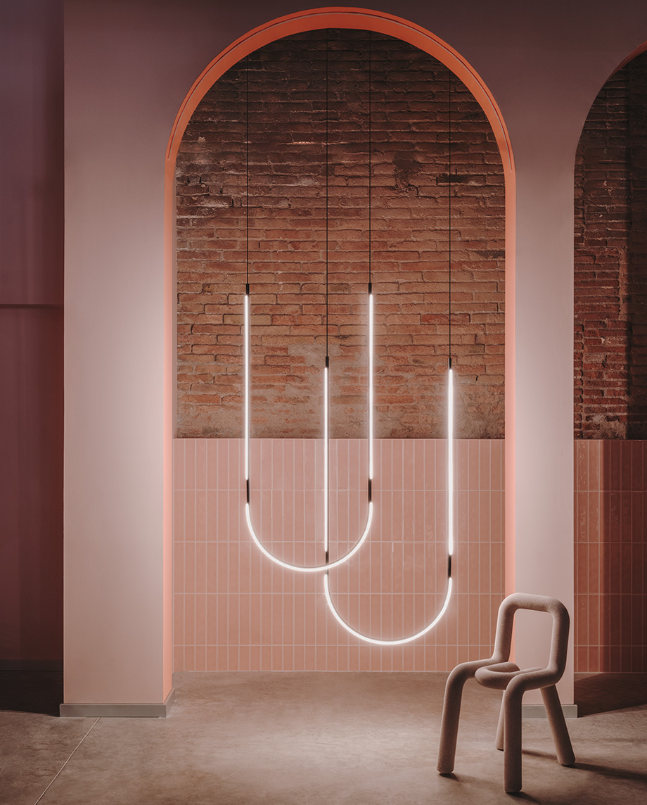 De nieuwe catalogus van <a href="/ledsc4/">LedsC4</a>  Decorative collection 2023 te bekijken via ledsc4.com/sites/default/…