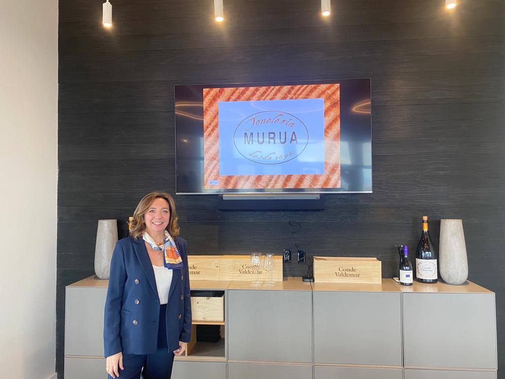 toneleriamurua's tweet photo. Our friends at Valdemar Estate Winery (@BodegasValdemar) has given us the opportunity to present #ToneleríaMurúa at their wonderful winery at Walla Walla County (Washington State, USA). Our Manager, Elena Ceca, has traveled there.
#DondeLateElVino #ValdemarEstates https://t.co/cNfJS0G3WU