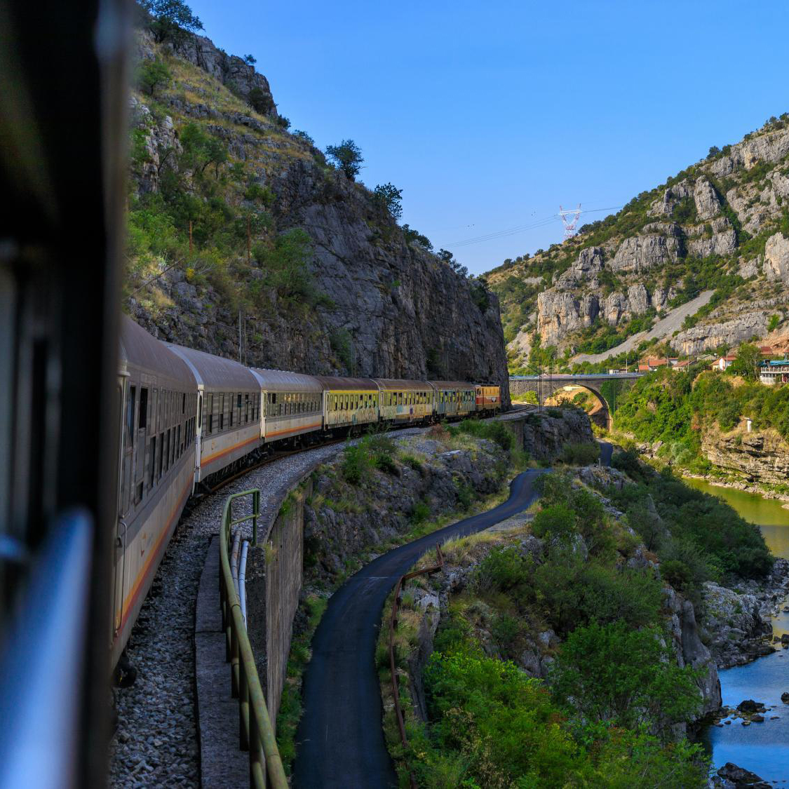 A new momentum for #Balkans rail infrastructure brings sustainable, smart boosts across the region and puts #Montenegro🇲🇪 on track🚆
Here is how🚄bit.ly/3YWpgZZ