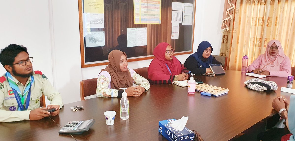 broadcomMV's tweet photo. ޅ. އަތޮޅު ތަޢުލީމީ މަރުކަޒާ ބައްދަލުކުރެއްވުން – 22 ފެބްރުއަރީ 2023

މި ބައްދަލުވުމުގައި ކޮމިއުނިޓީ ބްރޯޑްކާސްޓިންގ ތަޢާރަފްކުރުމާ ގުޅޭ މަޢުލޫމާތުދެއްވި. ކޮމިއުނިޓީ ބްރޯޑްކާސްޓިންގ މެދުވެރިކޮށް ތަޢުލީމީ ދާއިރާއިން އަދާކުރެވޭނެ މުހިންމު ދައުރާ މެދުވެސް މަޝްވަރާކުރެއްވި. https://t.co/OLnDoG11XG