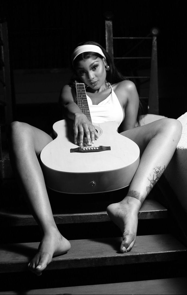 2000Lifestyle's tweet photo. Black and White shots📸
Book a shoot with us
0672434054
#FedupWithLoadshedding Girlfriend of 18 R12m Prof Phakeng #51stBudgetSpeech https://t.co/GPCij5CrUO